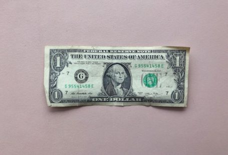 Cashback - 1 U.S. dollar banknote