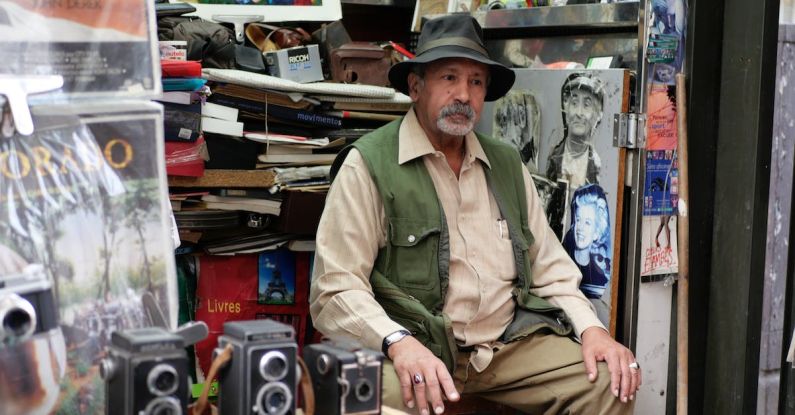 Voice Shopping - Old person selling vintage stuff