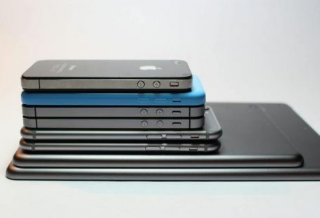 Smartphones - Assorted Iphone Lot