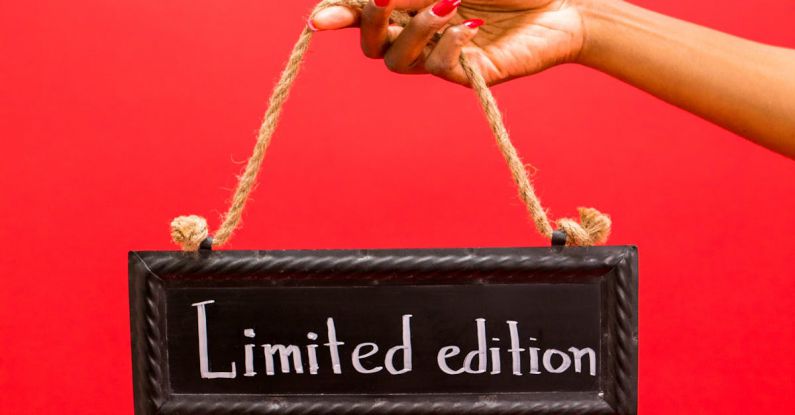 Limited Edition - Black Wooden I Love You Wall Decor